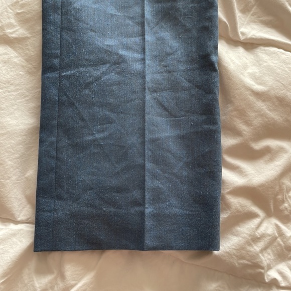 See previous listing for matching blazer. Modern flare pant - Picture 3 of 4